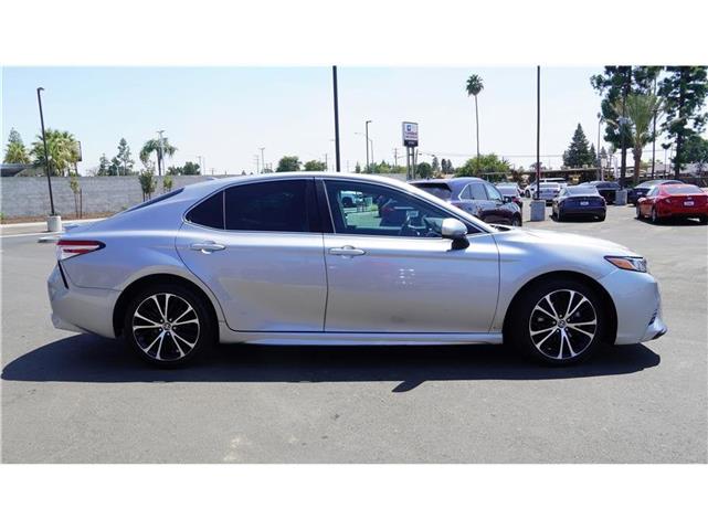 $18984 : 2020 Camry SE Sedan 4D image 5