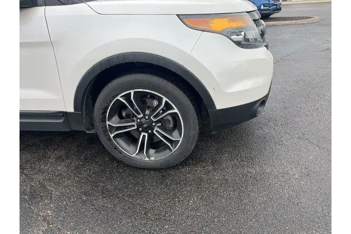 $12833 : Ford Explorer 2015 AWD Sport image 5