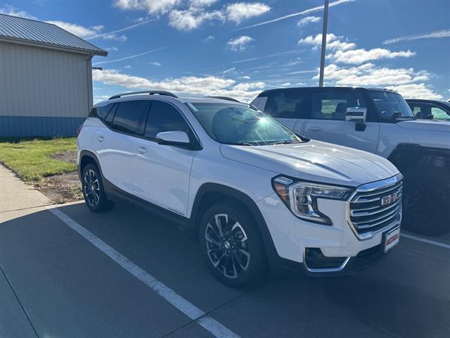 $23670 : Pre-Owned 2022 Terrain SLT image 8