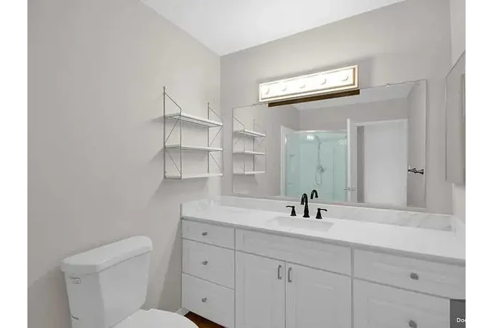 $1765 : 2br condominium for rent image 6
