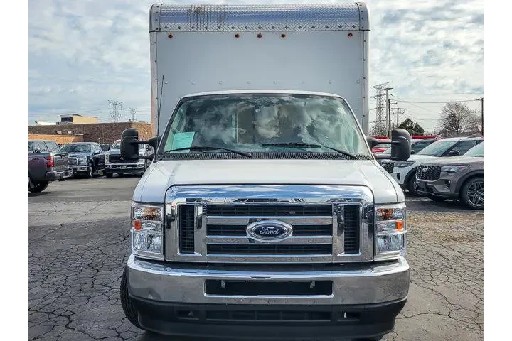 $39997 : Ford E-Series 2023 E-350 SD image 4