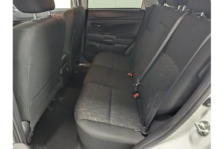 $21997 : Mitsubishi Outlander Sport 2 image 9