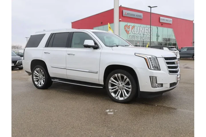 $22977 : Cadillac Escalade 2017 4x4 P image 2