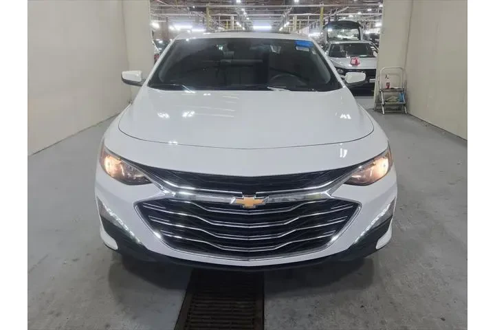 $16893 : Chevrolet Malibu 2024 LT 4dr image 2