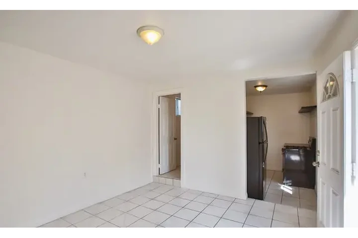 $750 : Lindo de 1 dormitorios image 2