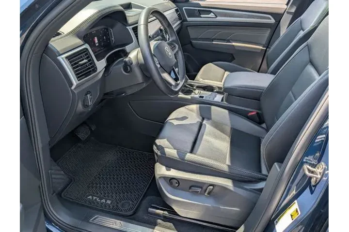 $25397 : Volkswagen Atlas Cross Sport image 9