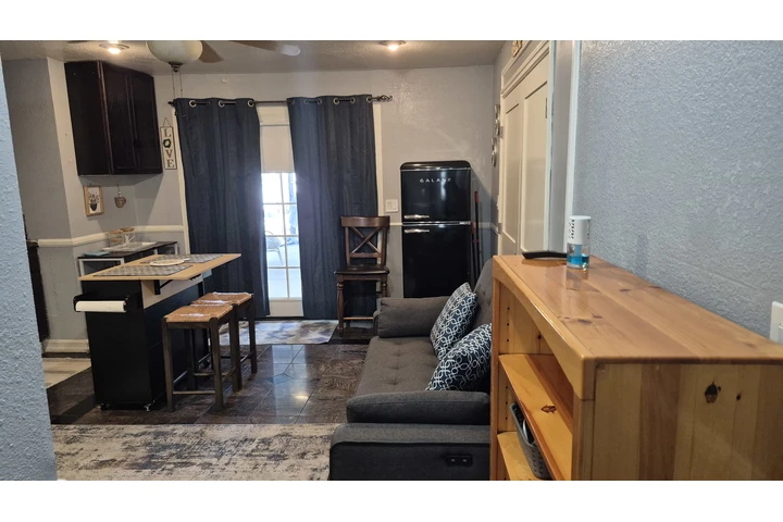 $1 : Estudio A image 8