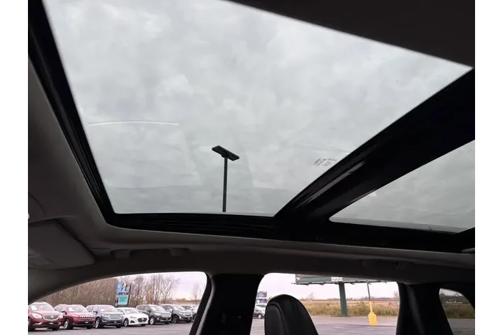 $9122 : Pre-Owned 2018 Cherokee Limit image 6