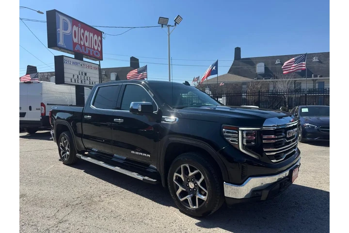 2022 GMC Sierra 1500 SLT Crew image 3
