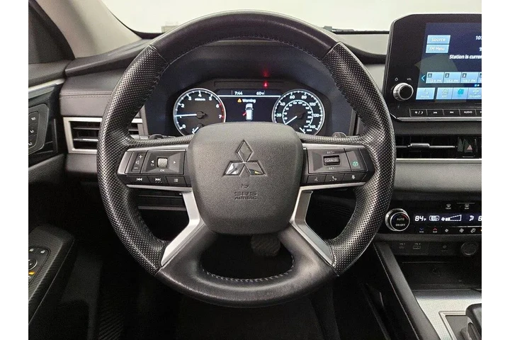 $23998 : Mitsubishi Outlander 2022 AW image 10