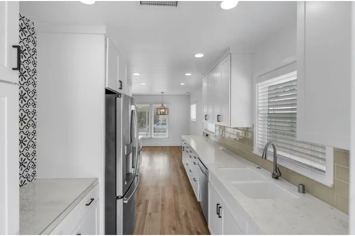 $2500 : 3 Bedroom home in James M wood image 4