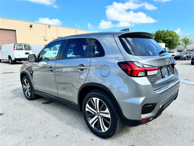 $14900 : Mitsubishi Outlander SEL image 4