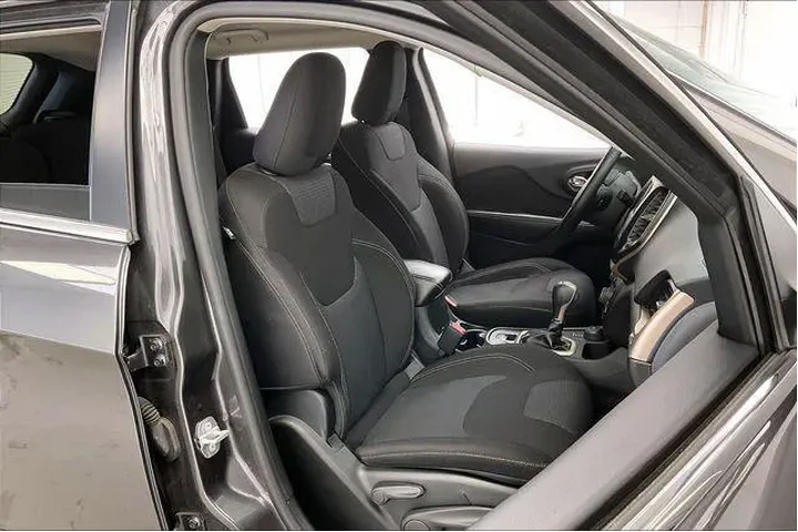 $11990 : Jeep Cherokee 2015 4x4 Latit image 7