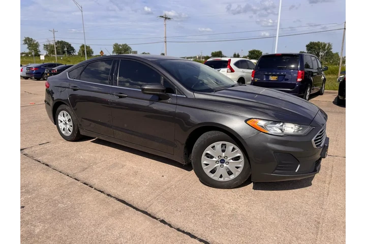 $9999 : 2019 Fusion S image 10
