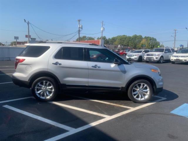 2015 Explorer image 3