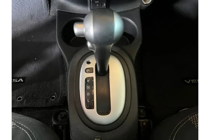 $10000 : Nissan Versa 2018 S 4dr Seda image 9