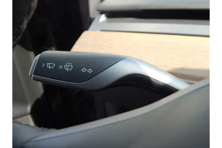 $26988 : Tesla Model 3 2023 4dr Sedan image 8