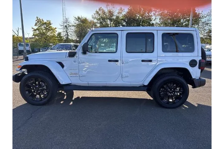 $32890 : Jeep Wrangler 2023 4x4 Sahar image 3
