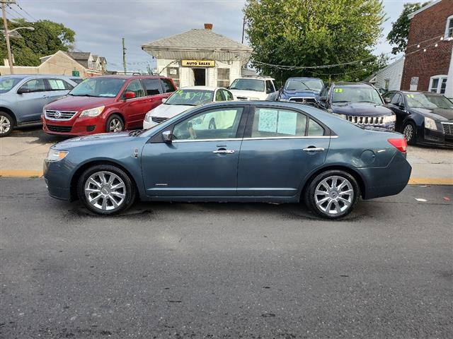 2012 MKZ Hybrid Sedan image 2