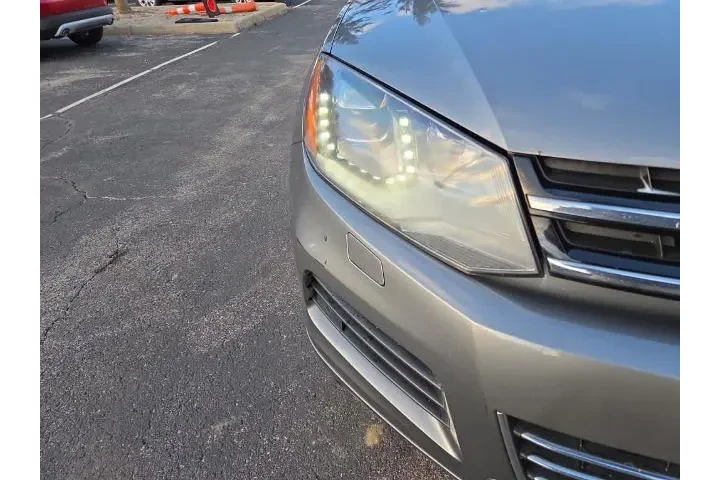 $7800 : Volkswagen Touareg 2012 AWD image 5