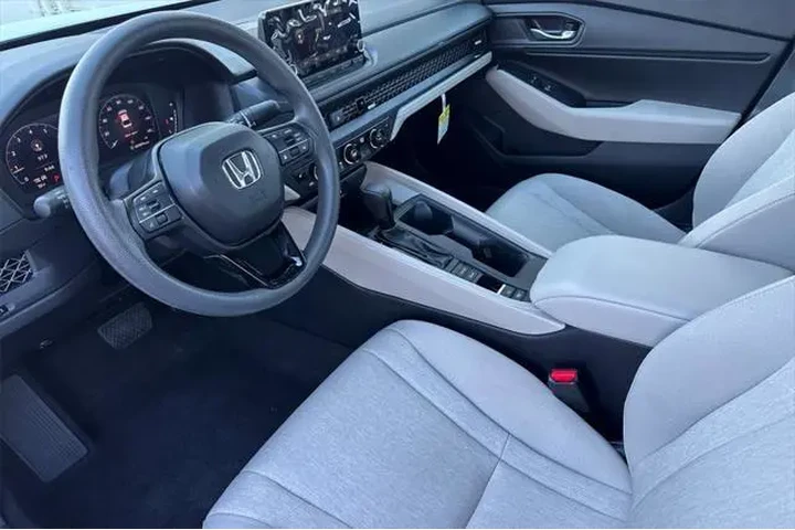 $26739 : Honda Accord 2024 EX 4dr Sed image 9