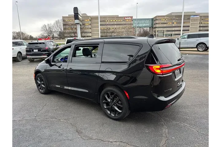 $35985 : Chrysler Pacifica 2023 AWD L image 5