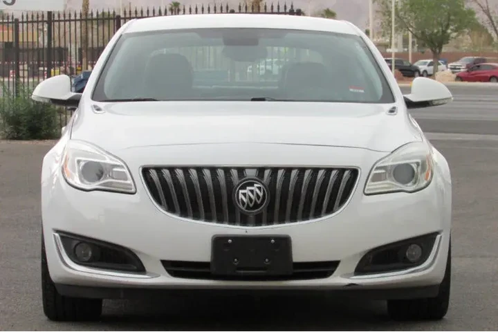 $8995 : 2016 Regal Premium I image 3