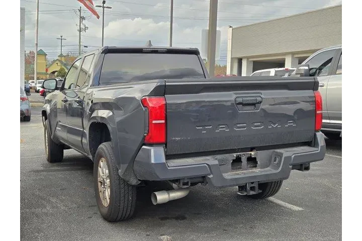 $33611 : Toyota Tacoma 2024 4x2 SR5 4 image 5