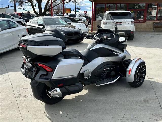 $22000 : 2022 Can-Am Spyder Limited image 6