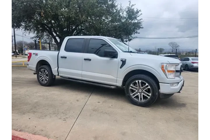 $32498 : Ford F-150 2022 4x4 XL 4dr S image 1