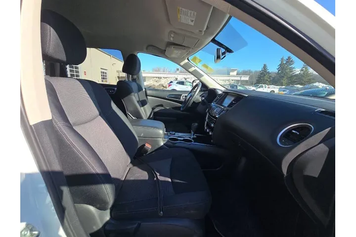 $11995 : 2019 Pathfinder SV image 8