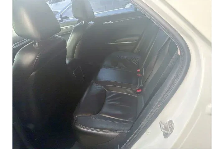 $13363 : Chrysler 300 2016 Limited 4d image 7
