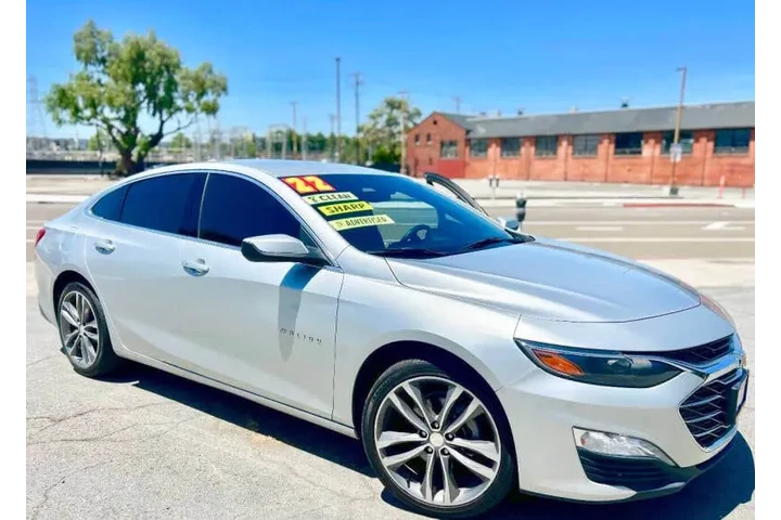 2022 Malibu LT image 4