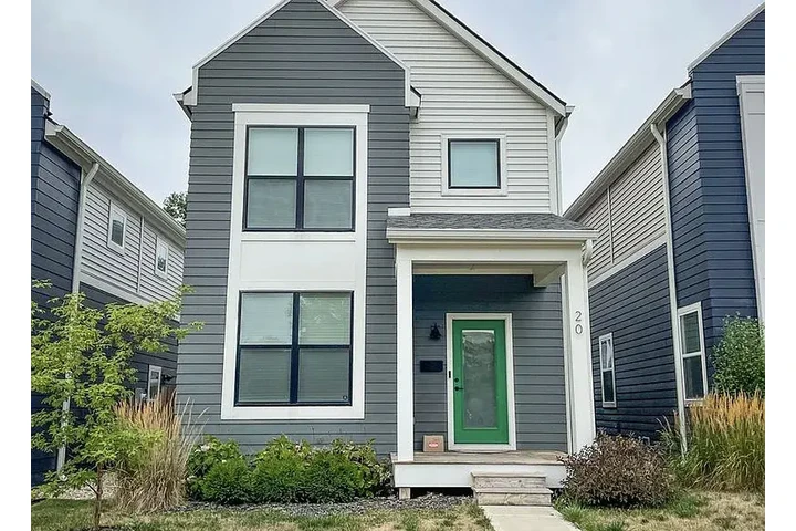 $1200 : AVAILABLE NOW IN INDIANAPOLIS image 3