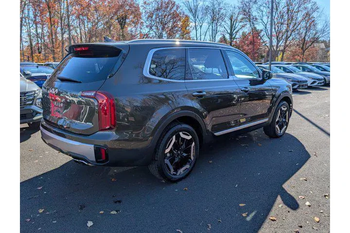 $34644 : Kia Telluride 2025 AWD S 4dr image 3