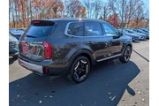 $34644 : Kia Telluride 2025 AWD S 4dr thumbnail