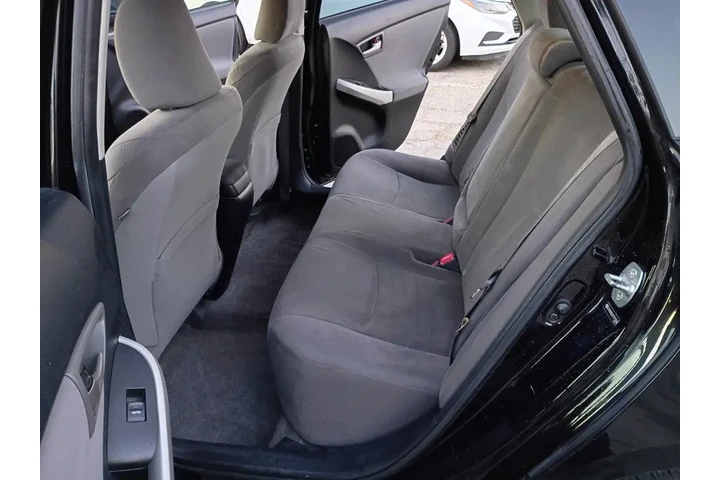 $5800 : 2012 toyota prius image 10