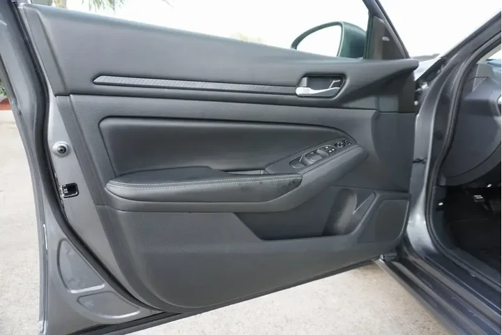 $20488 : Nissan Altima 2024 2.5 SV 4d image 8