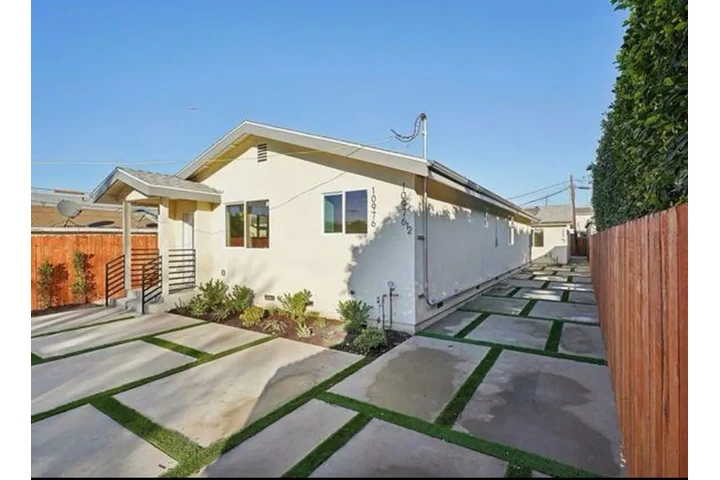 $2300 : single family house image 2