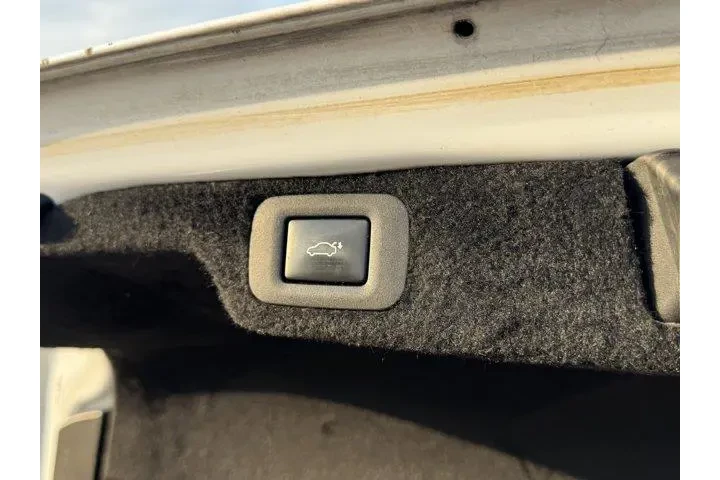 $39988 : Lexus LS 500 2018 F SPORT 4d image 10