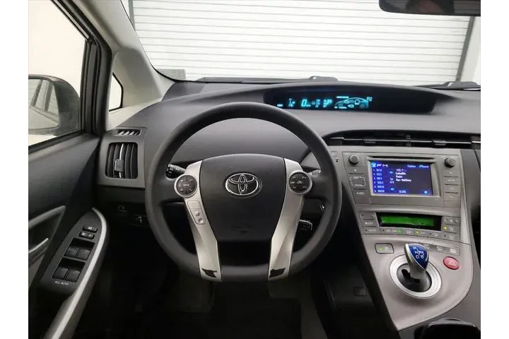 $15998 : Toyota Prius 2015 Four 4dr H image 10