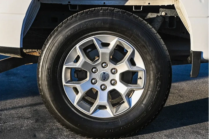 Ford F-150 2023 4x4 XLT 4dr image 9