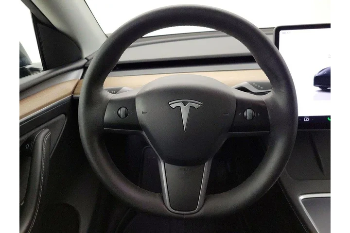 $36998 : Tesla Model Y 2024 AWD Long image 10