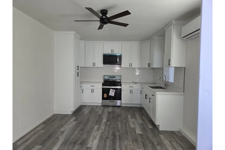 $2300 : Casa de una recamara image 4