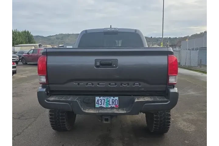 $31000 : Toyota Tacoma 2017 4x4 TRD S image 4