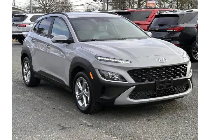$18888 : Hyundai KONA 2023 AWD SEL 4d image 5