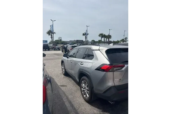 $35201 : Toyota RAV4 2024 XLE Premium image 5