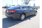 $15977 : Chevrolet Malibu 2022 LS 4dr thumbnail