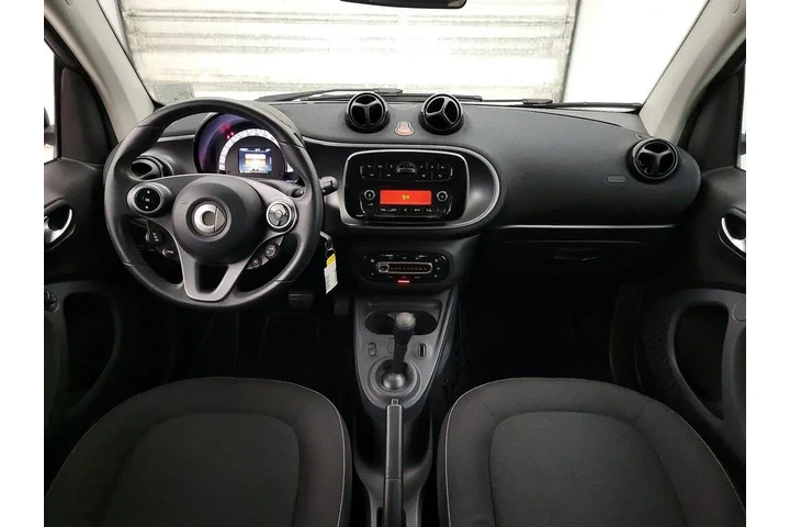 $15998 : Smart fortwo 2017 passion 2d image 9