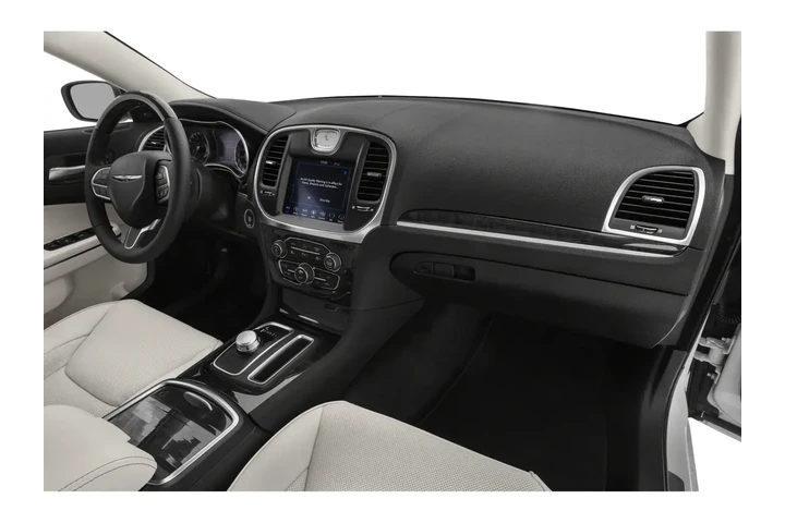 Chrysler 300 2020 Touring 4d image 10